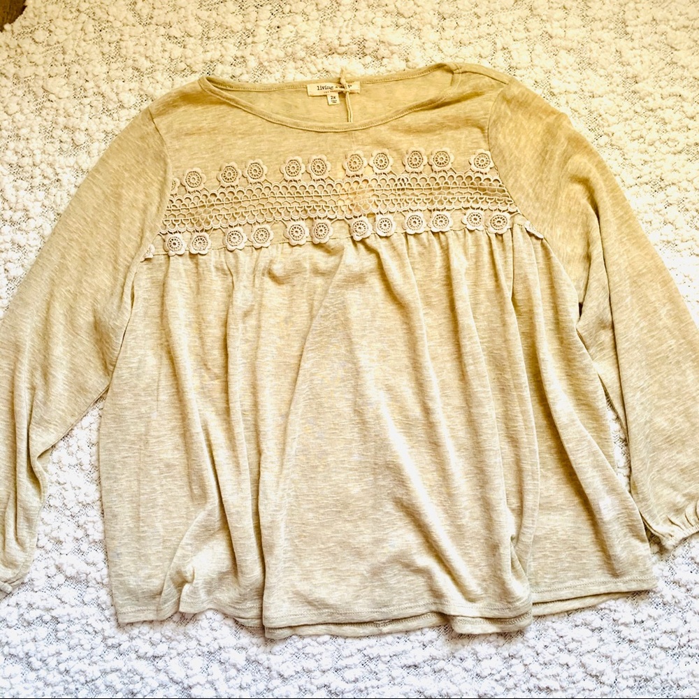 SOLD! •NWT TOP• - Picture 7 of 7